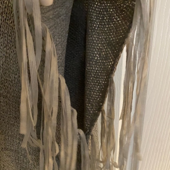 One size gray poncho style sweater with fringe - Picture 3 of 3